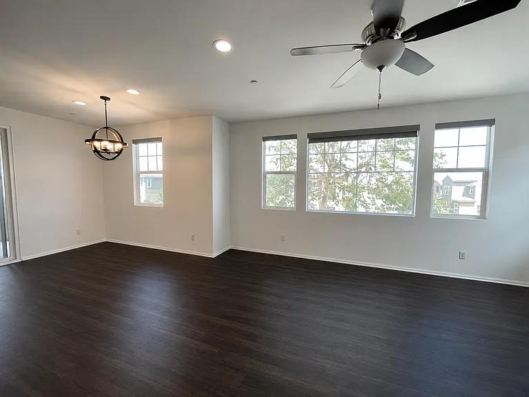 12170 Chorus Dr — Photo 7