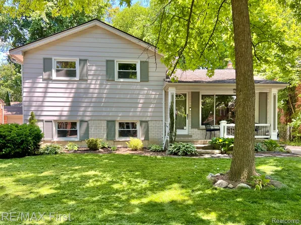 908 Marywood Dr, Royal Oak, MI 48067