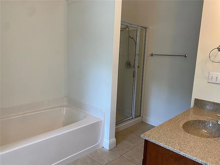 3231 Greenwood Oak Dr — Photo 29