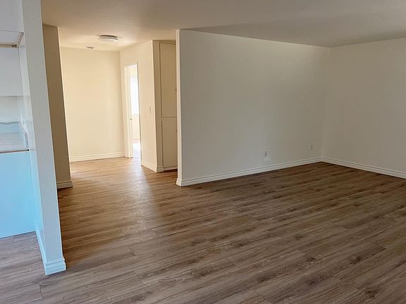 5th image of 919 E Newmark Ave #D