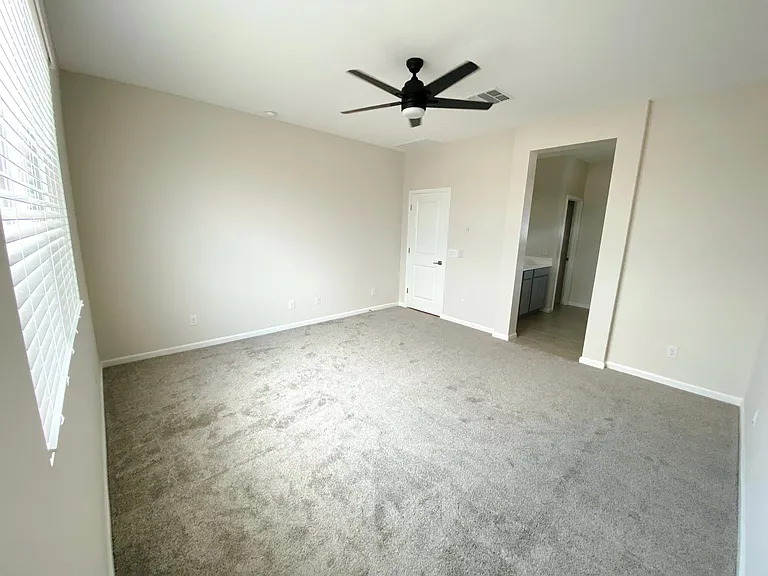 17832 W Daley Ln — Photo 9
