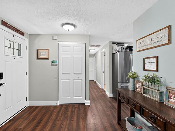 4th image of 702 Moonraker Ct