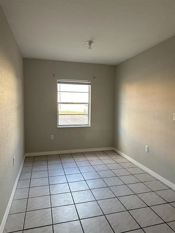3 bed, 2.0 bath, 1183 sqft, $1,550 — Photo 4