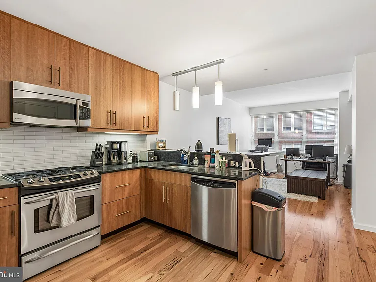 1425 Locust St #4E — Photo 11