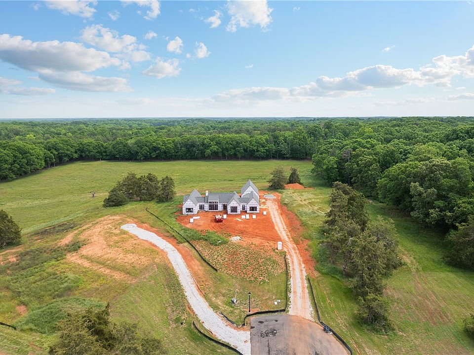 2nd image of 756 Garrison Rd
