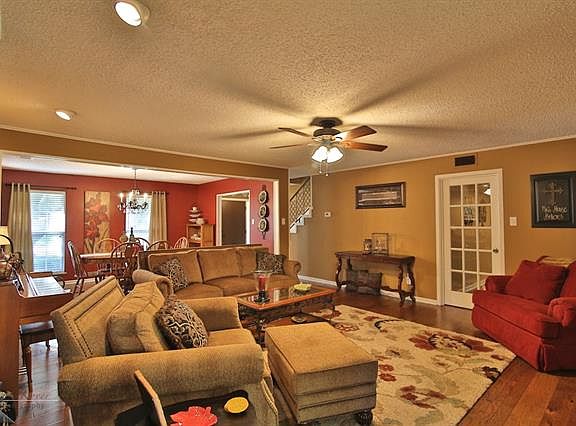 3rd image of 3488 Santa Monica Dr