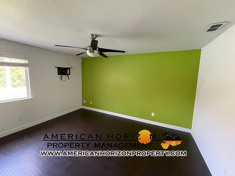 204 Epworth Ct — Photo 11