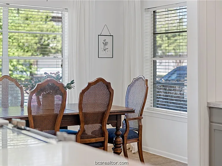 116 Richards St — Photo 26