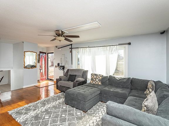 2nd image of 270 West Ave