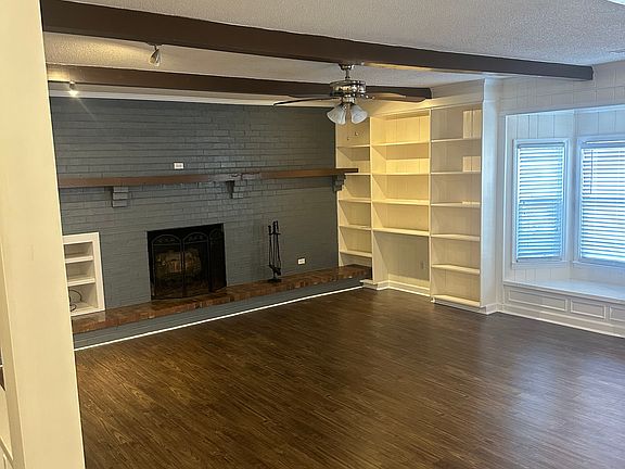 5th image of 1105 Willow Dr