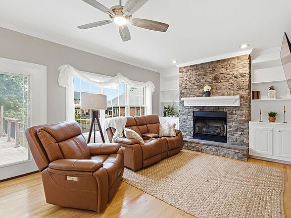 5th image of 113 Pine Valley Dr
