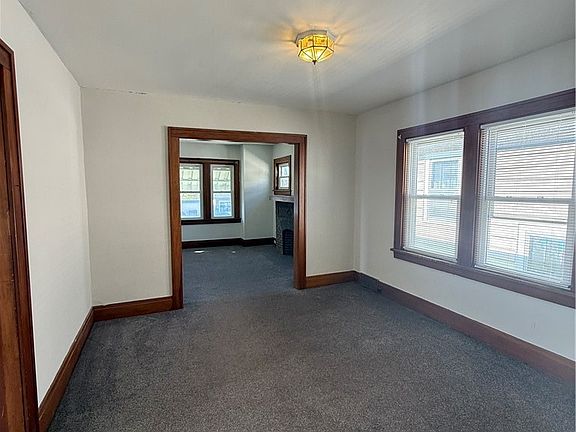 3rd image of 125 Eiseman Ave
