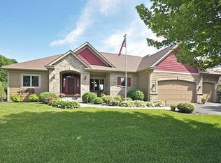 8809 Ridge Ponds Dr, Victoria, MN 55386