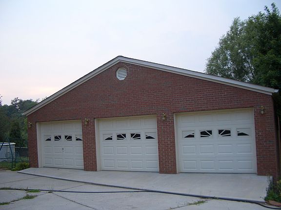3 Car Detached Garage