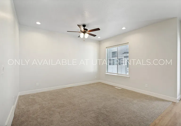 4237 W 2010 N — Photo 11