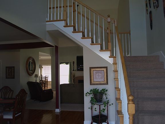 2nd image of 2619 Kedzie Dr