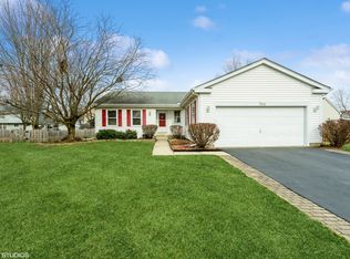 766 Cimarron Dr, Cary, IL 60013