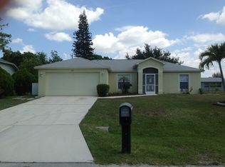 205 SE 25th Ln, Cape Coral, FL 33904