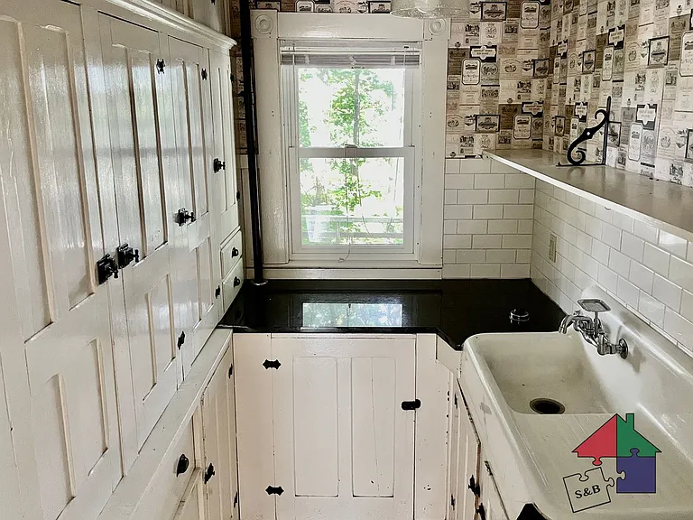 34 Highland Ave — Photo 2
