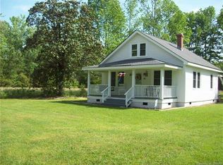 17 Potato Neck Rd, Port Haywood, VA 23138