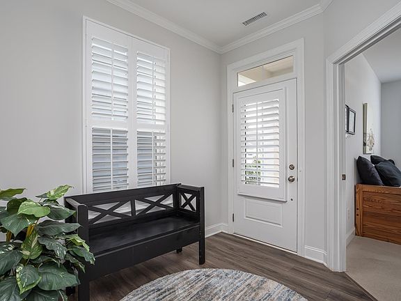 4th image of 225 Silverhawk Ln