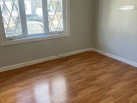 2nd image of 10124 118th St #1