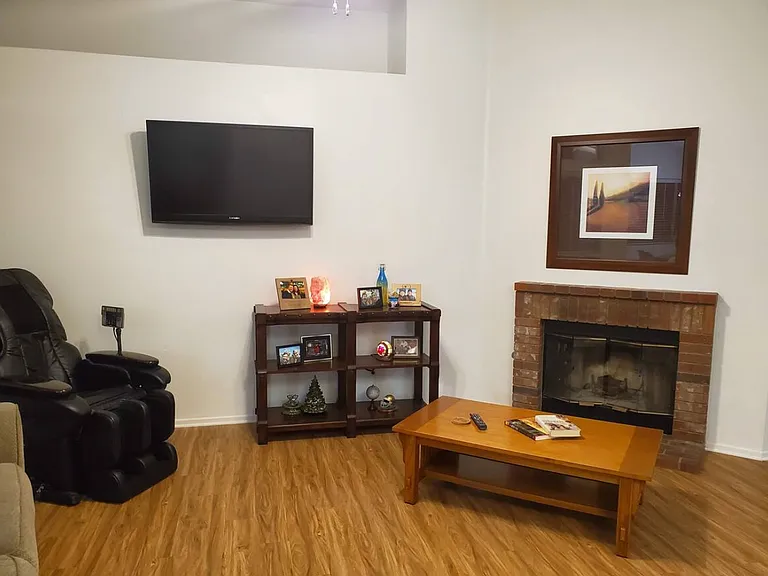 7604 Hidden Bridge Dr — Photo 3