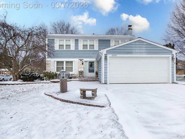 22515 Heatherwoode Dr, Novi, MI 48375