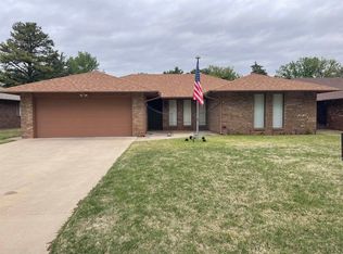 2076 Lantern Ln, Enid, OK 73703