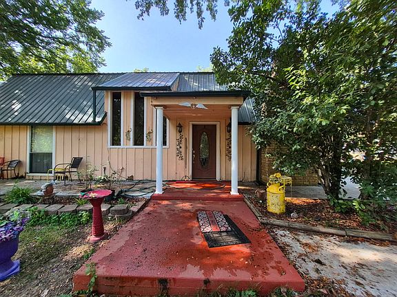 2nd image of 335 Riverbluff Rd