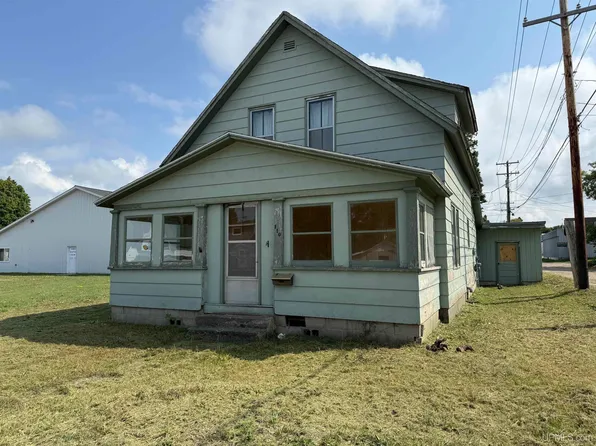 110 E McMillan Ave, Newberry, MI 49868