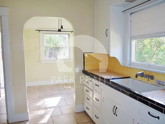 5th image of 3211 Bancroft St