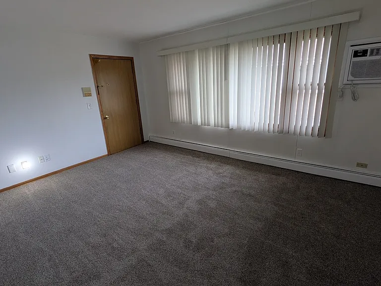 635 N Lake Ave #101 — Photo 5