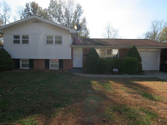 3rd image of 709 Margaret Dr