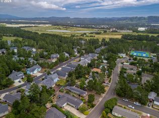 1629 N Siano Loop, Florence, OR 97439