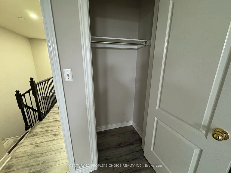 3704 Golden Locust Dr — Photo 9