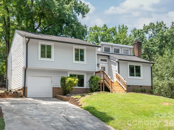 10129 Eagle Ct, Charlotte, NC 28277