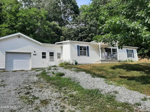 1960 Maple Hollow Rd, Duncansville, PA 16635