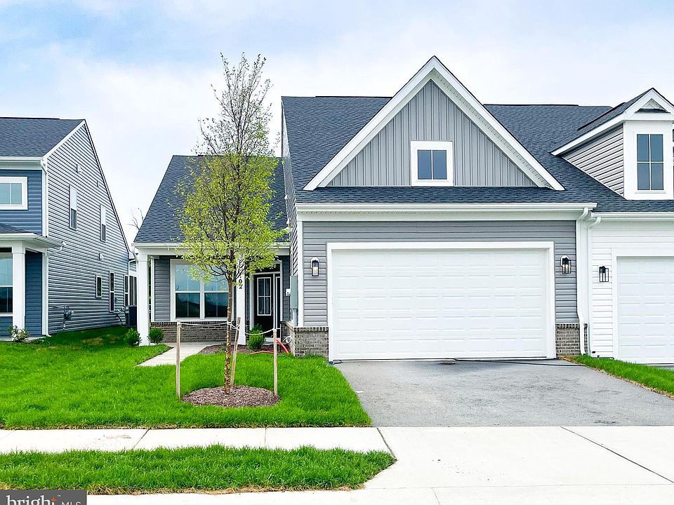 1st image of 102 Zinnia Ln