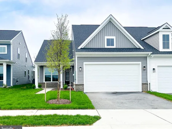 102 Zinnia Ln, Winchester, VA 22603