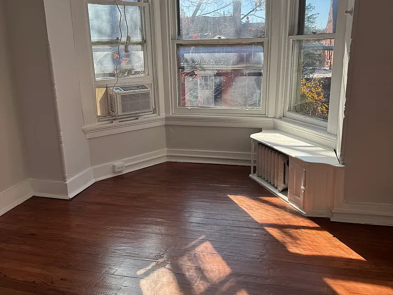 31 E 2nd St #3 — Photo 6