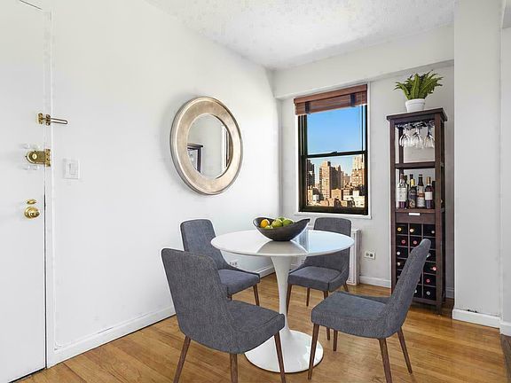 4th image of 1402 3rd Ave #24C