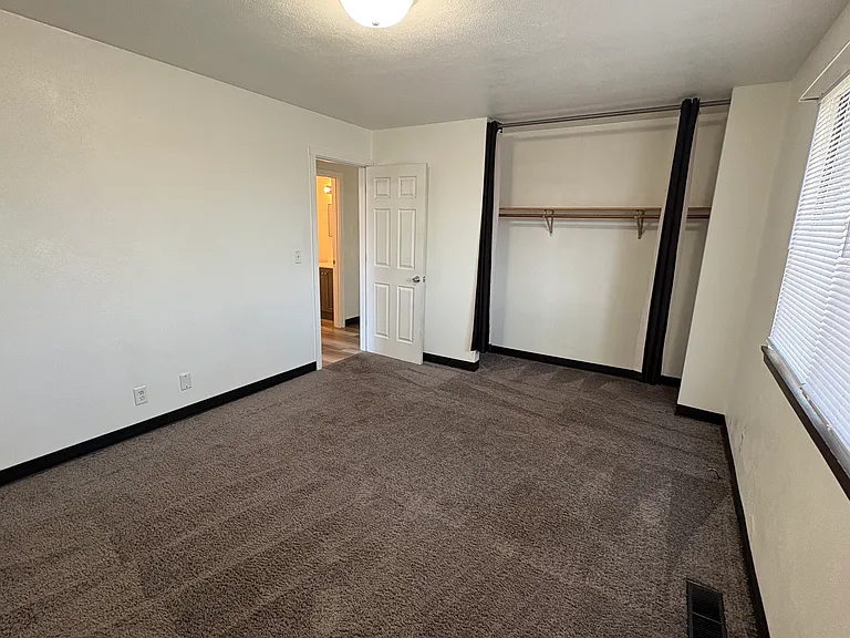 1107 Koch St — Photo 13