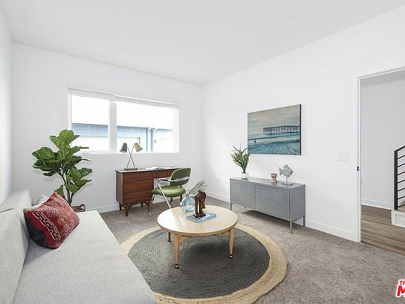 5th image of 5627 N Strohm Ave #3