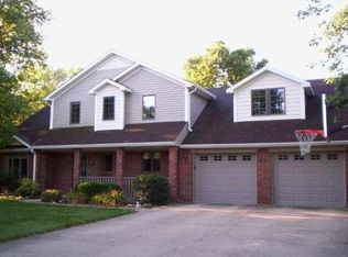 813 E Bunkerhill Dr, Terre Haute, IN 47802