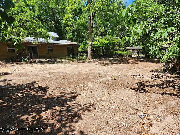 4th image of 3607 S Lakewood Dr