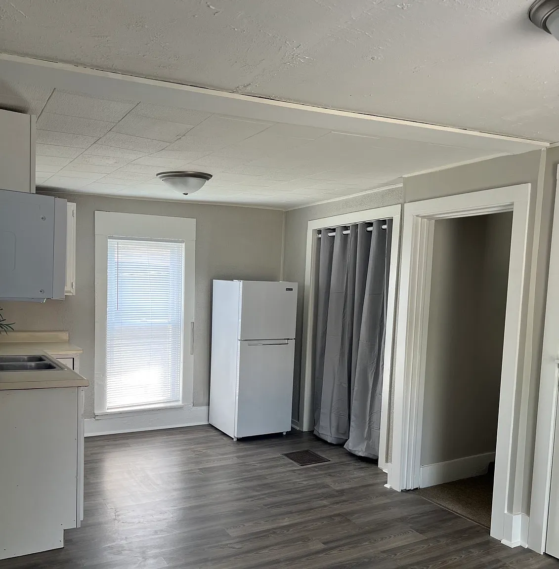 1 bed, $895 — Photo 4