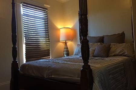 4th image of 5527 15th Ave NE APT B