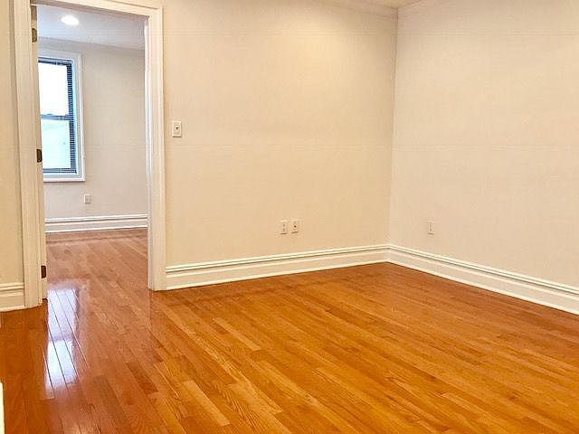1st image of 405 E 51st St APT 1G