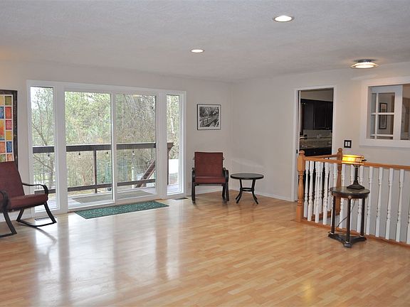 3rd image of 1014 W Bellwood Dr